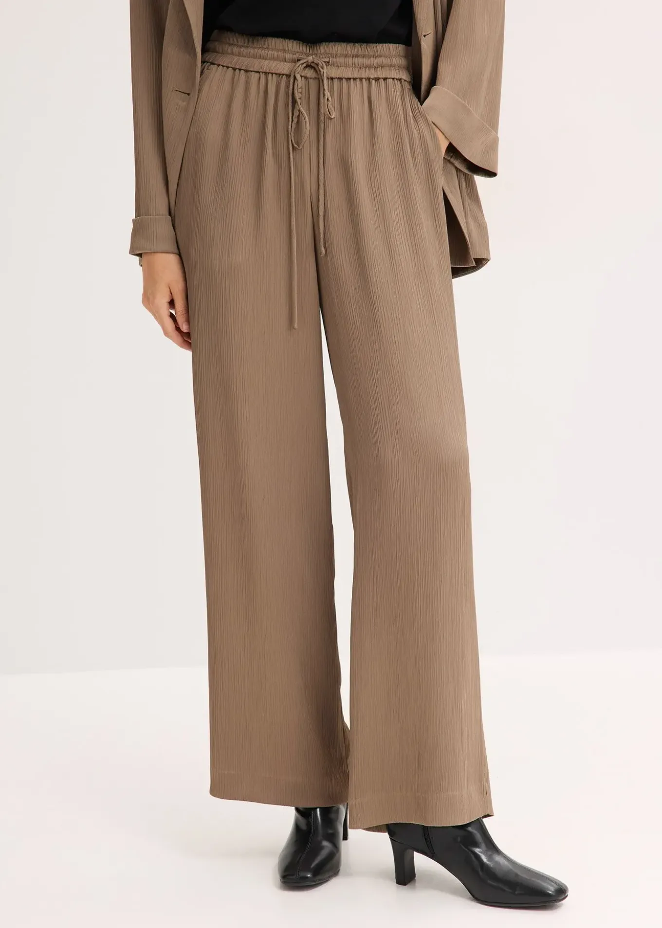 Pantalon large à taille élastiquée