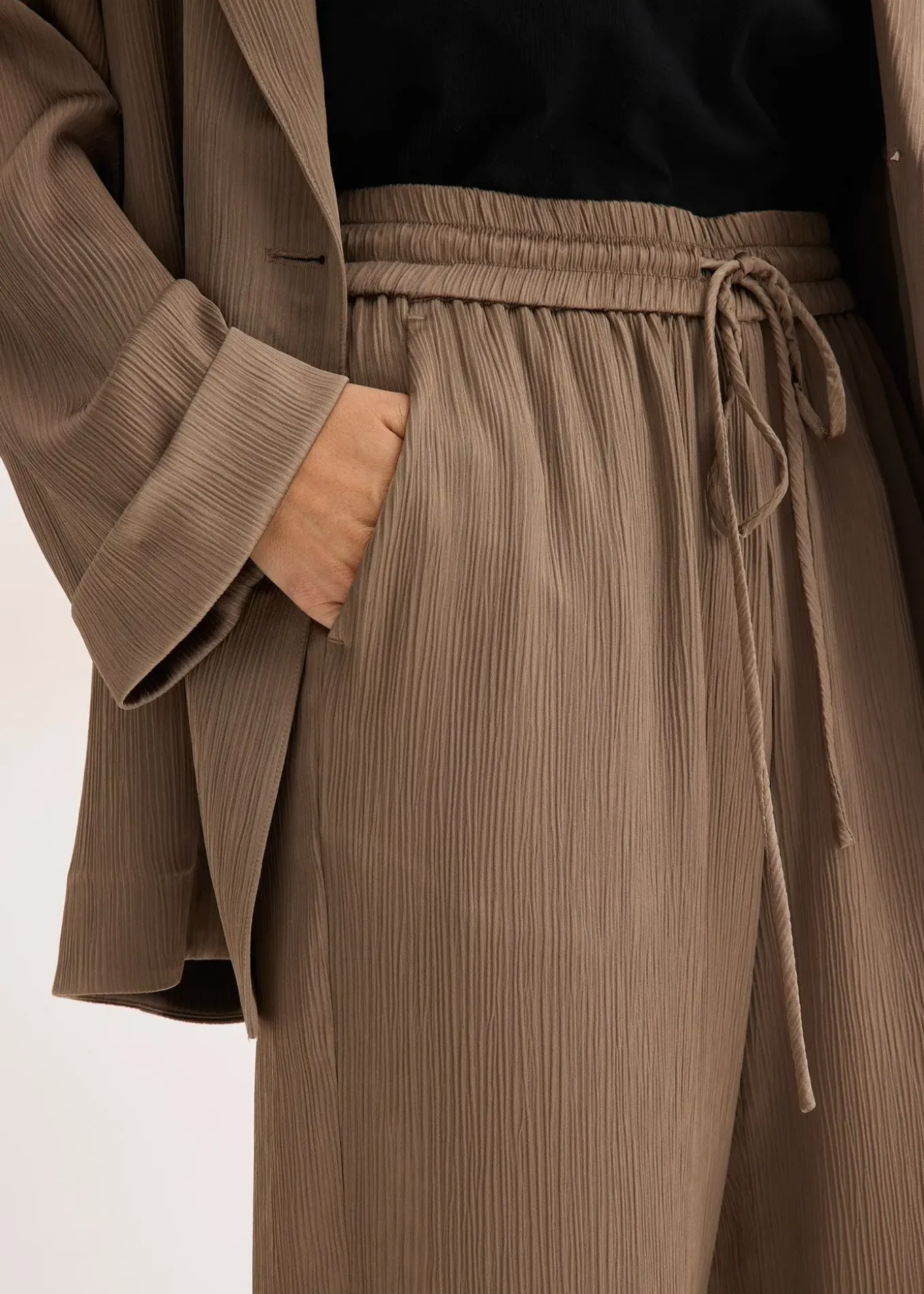 Pantalon large à taille élastiquée