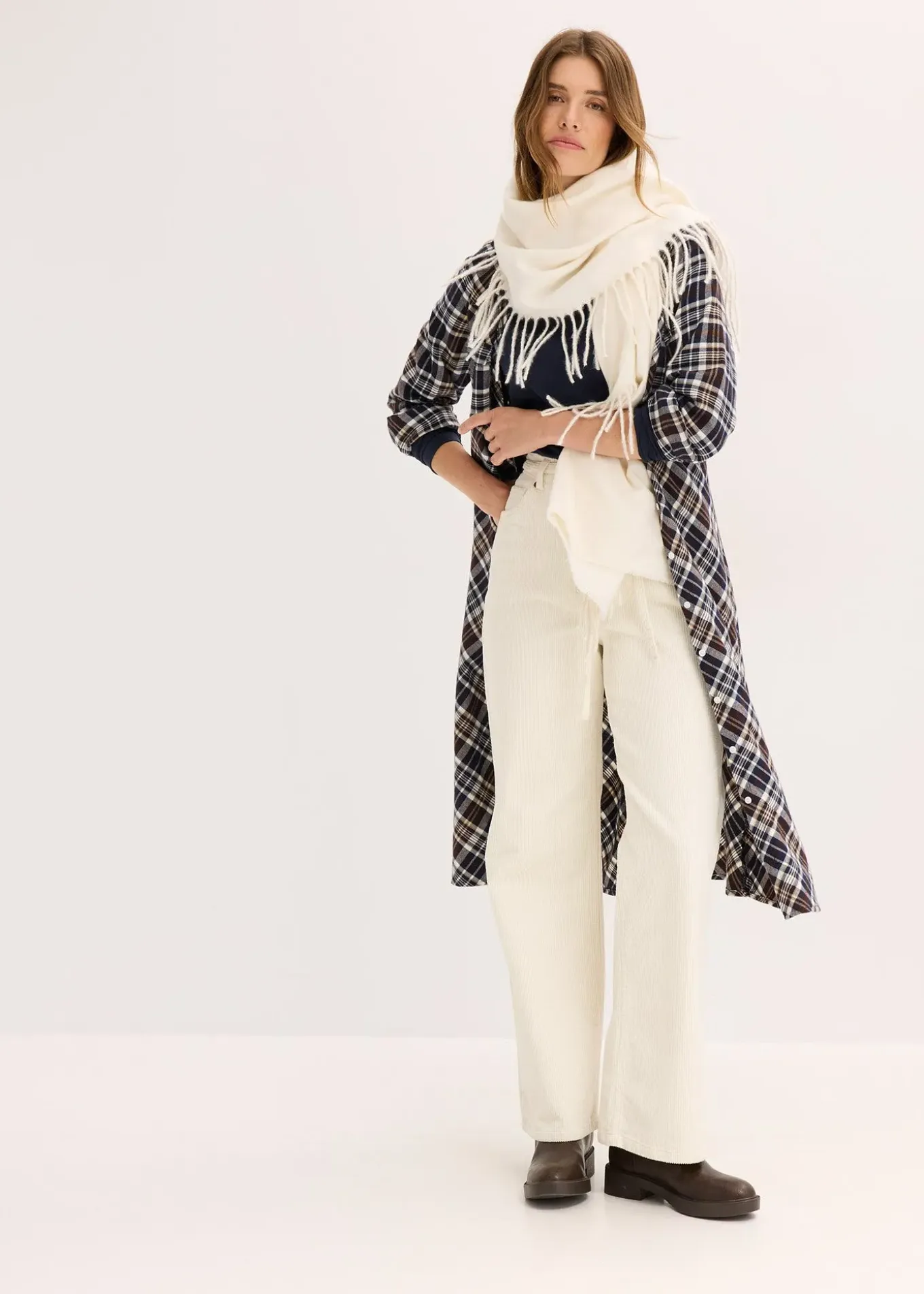 Pantalon large en velours côtelé avec ceinture à nouer