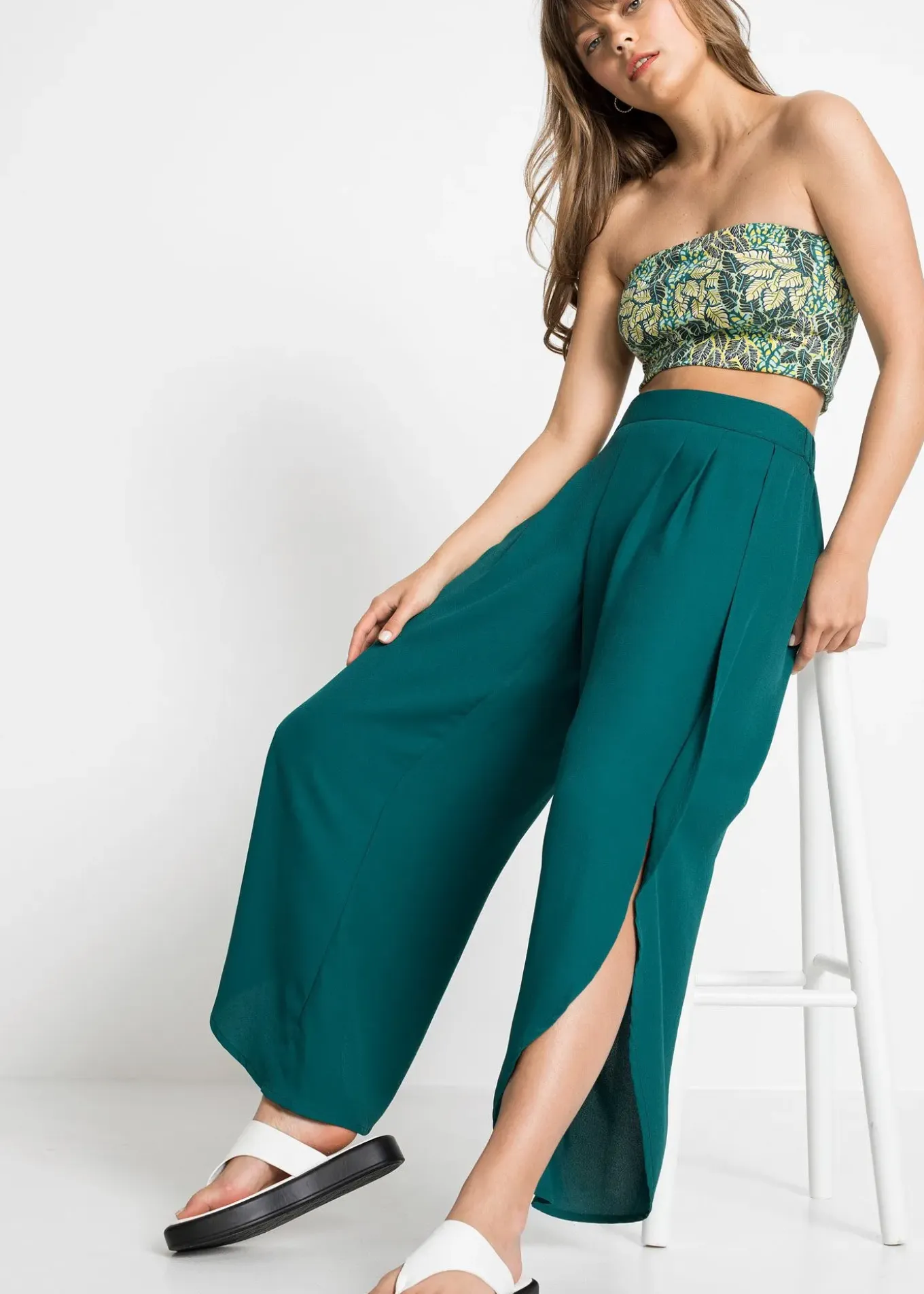 Pantalon palazzo fendu sur les côtés