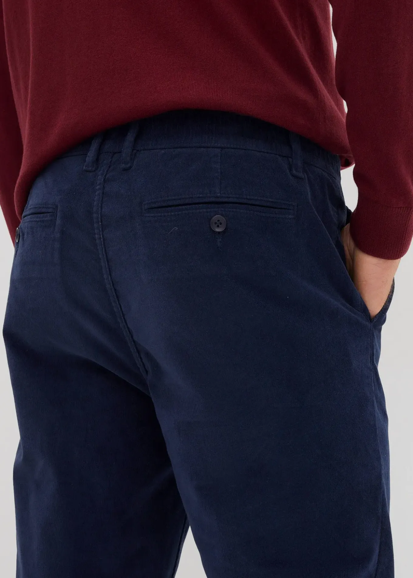 Pantalon regular en velours côtelé de coton extensible, fuselé