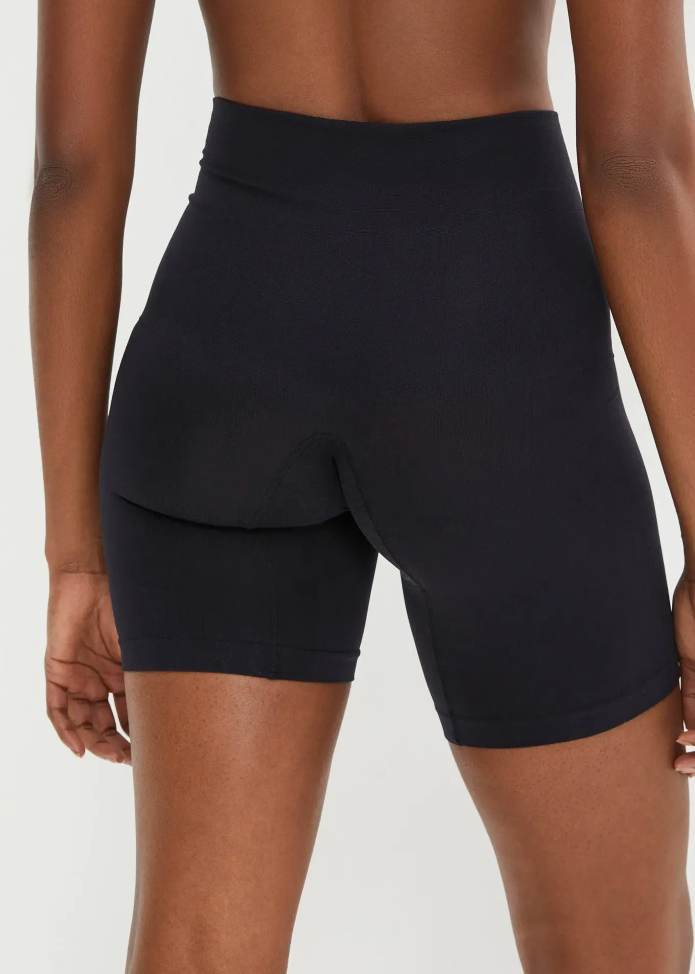 Panty sculptant, maintien modéré