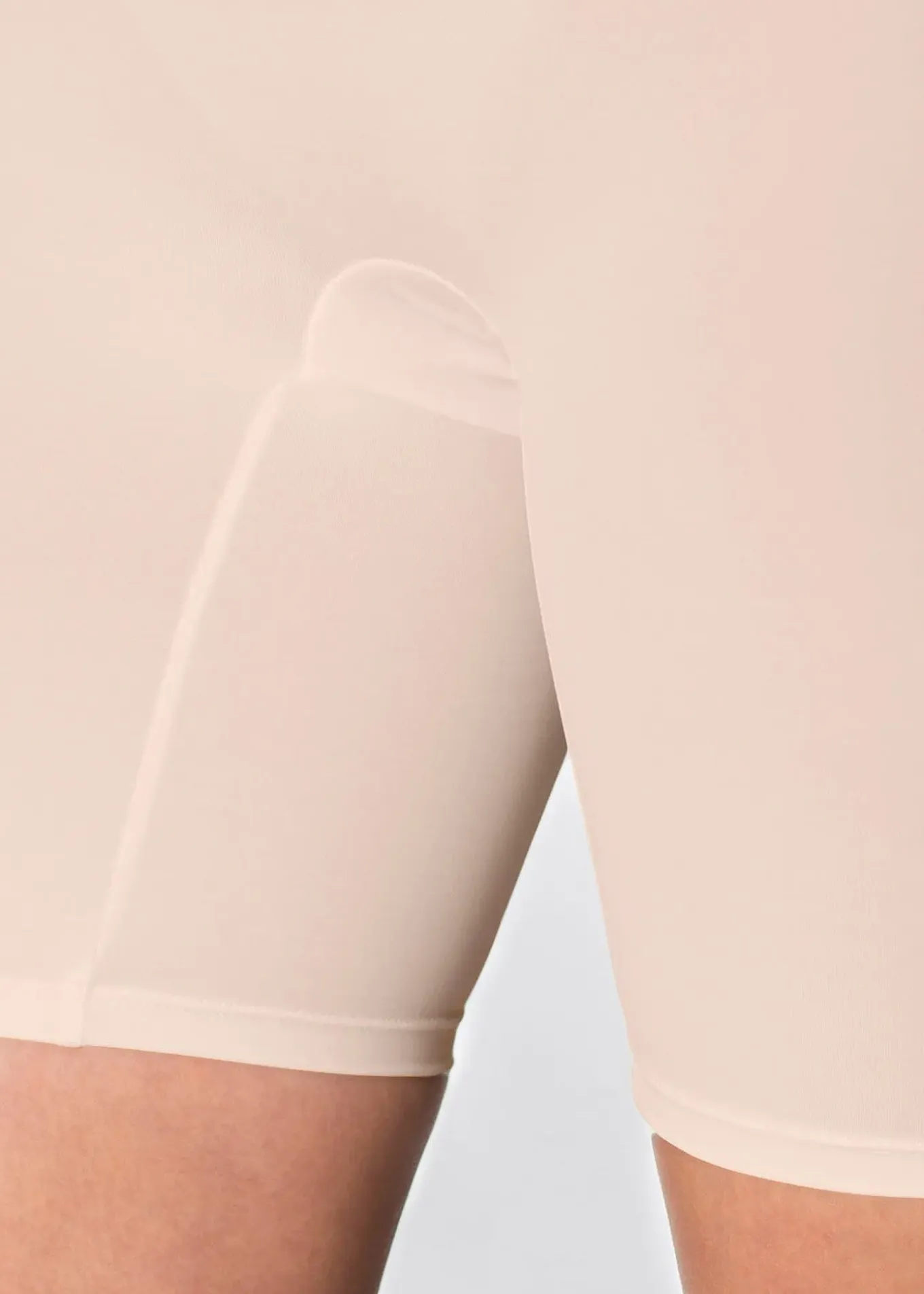 Panty sculptant, maintien modéré