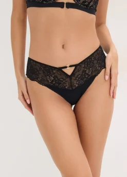Panty-string à dentelle florale