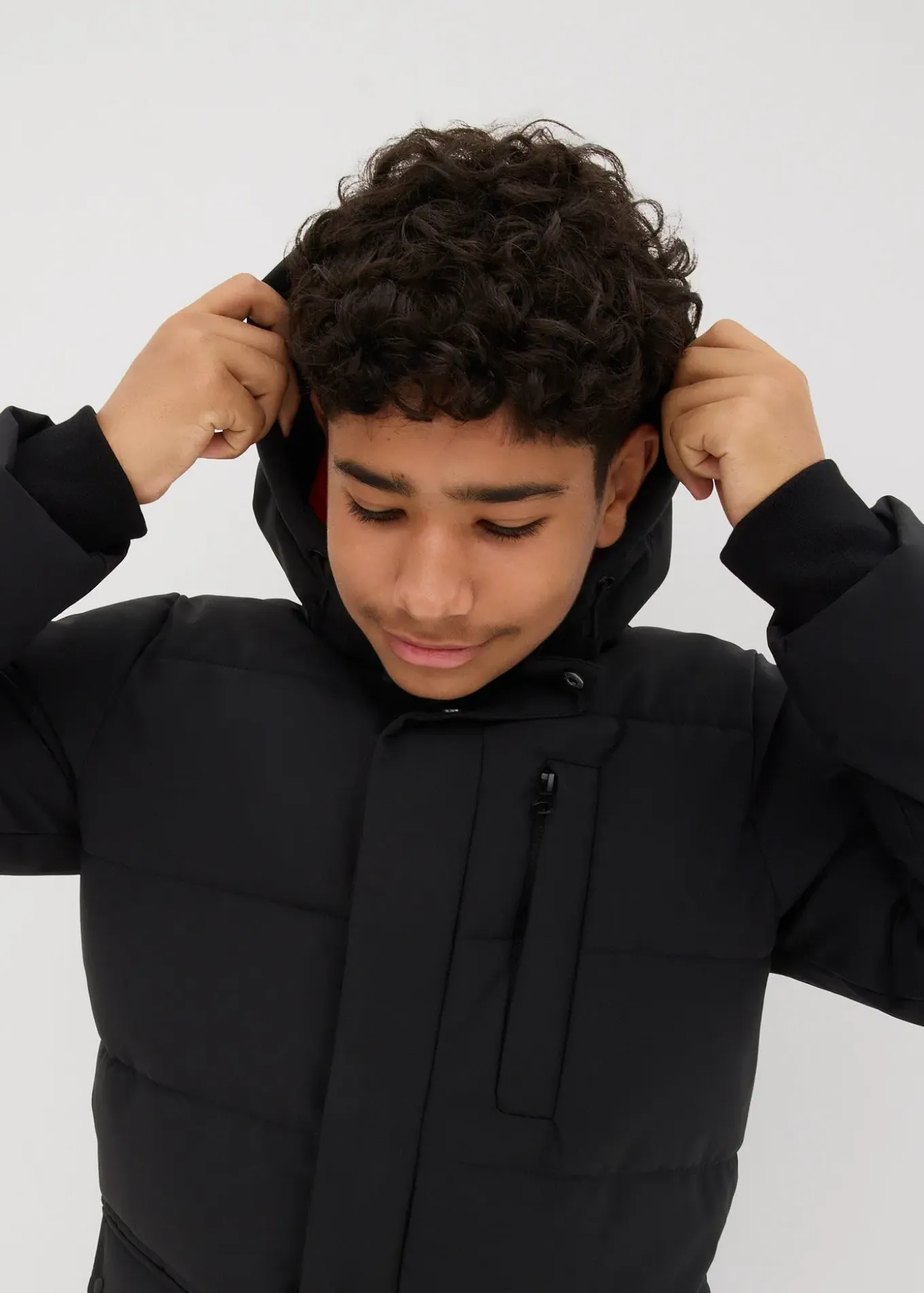 Parka matelassée à capuche et détails sportifs