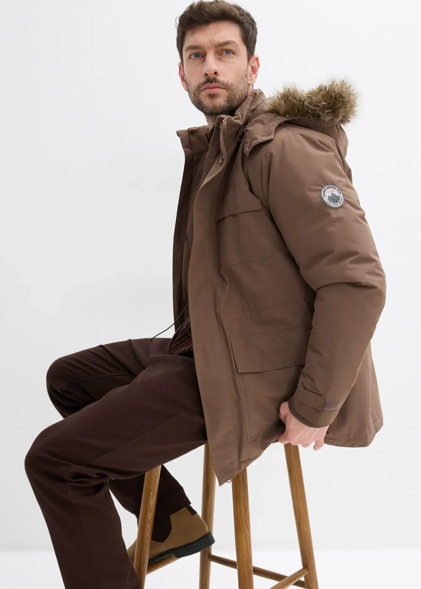 Parka rembourrée avec doublure polaire et capuche amovible