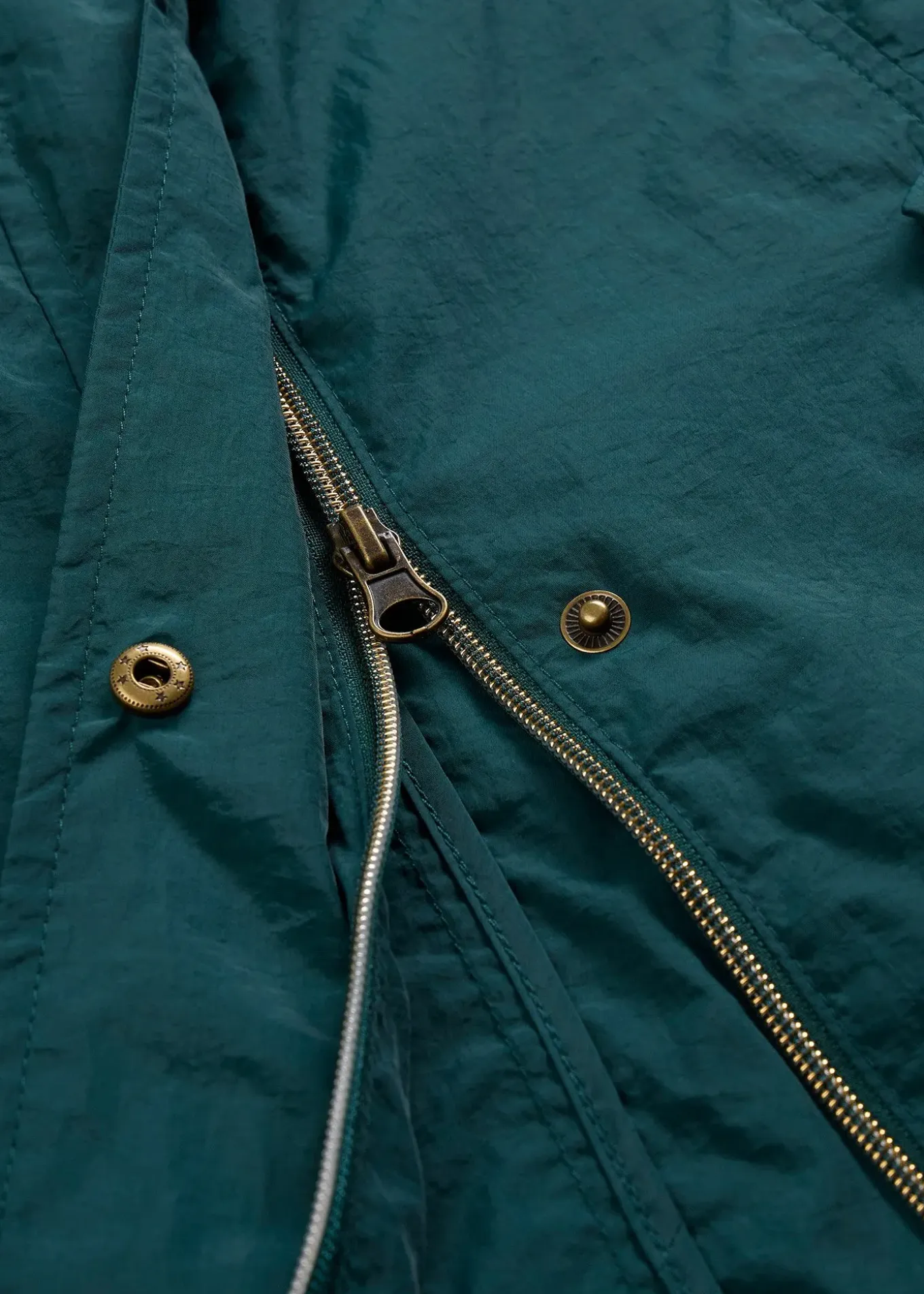 Parka très légère pour la mi-saison