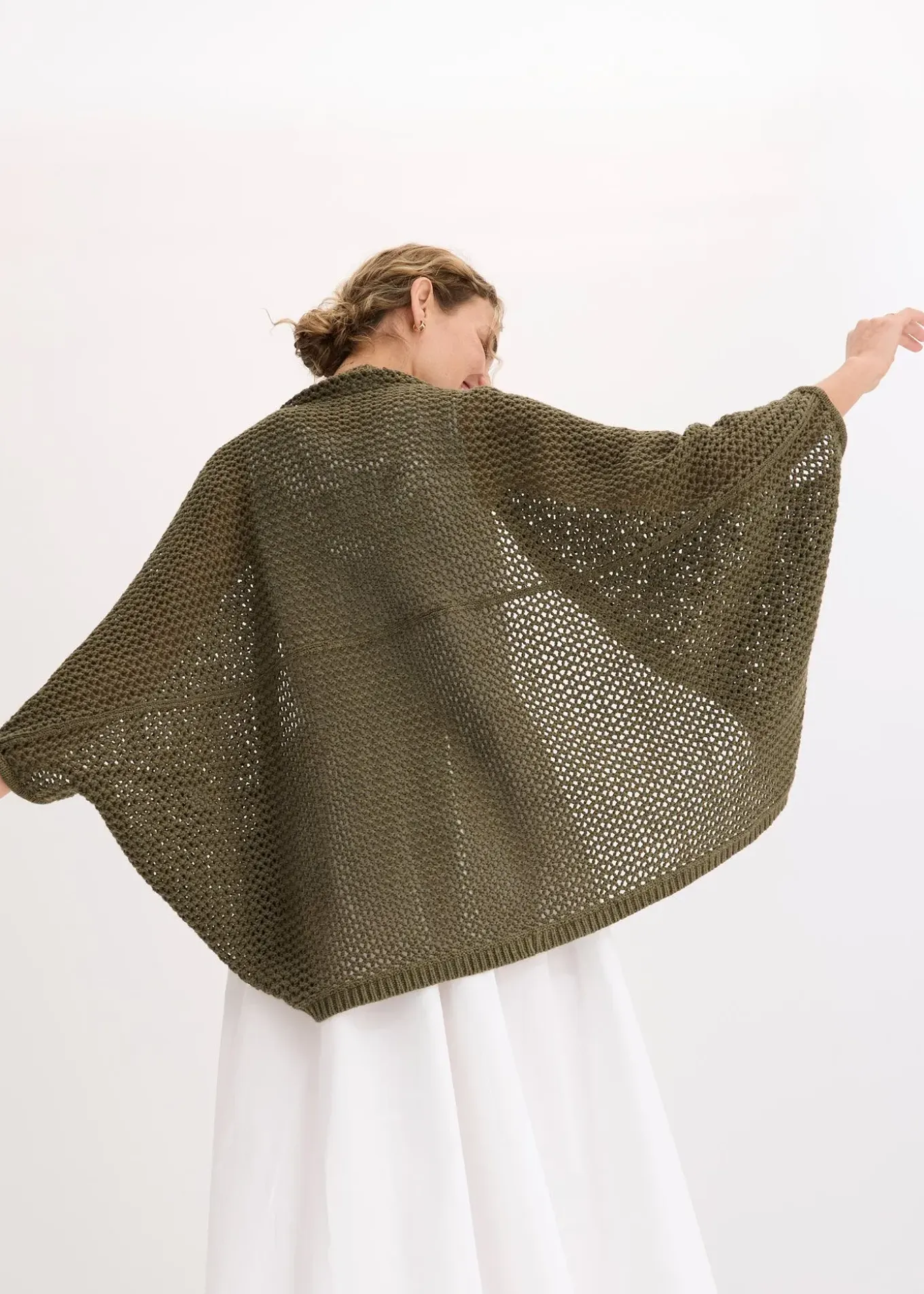 Poncho à motif ajouré, avec lin