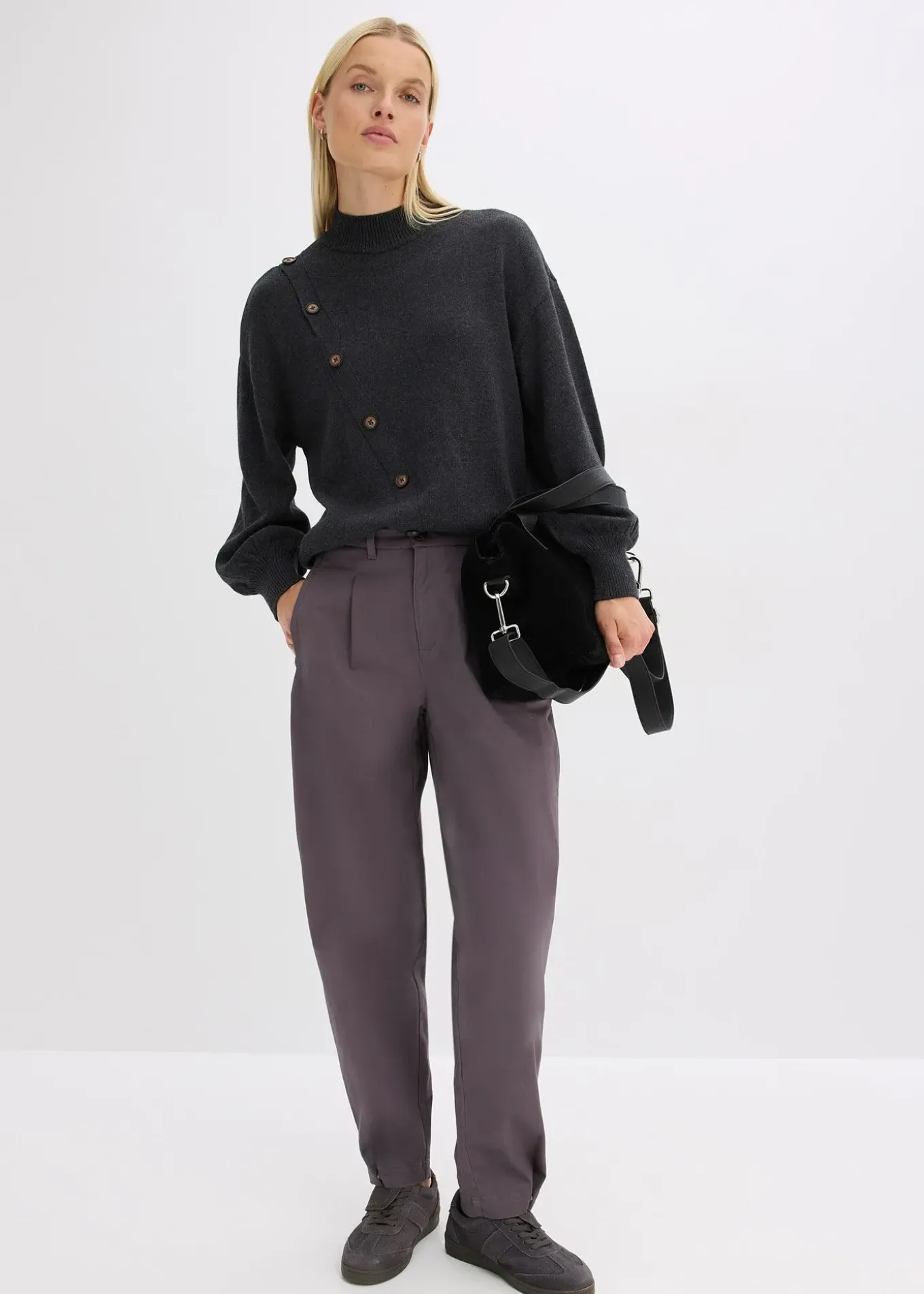 Pull à boutonnage asymétrique