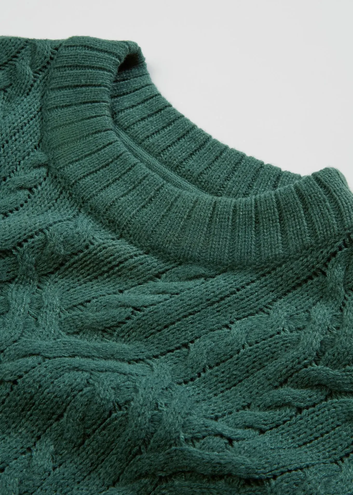 Pull à col rond avec motif torsadé