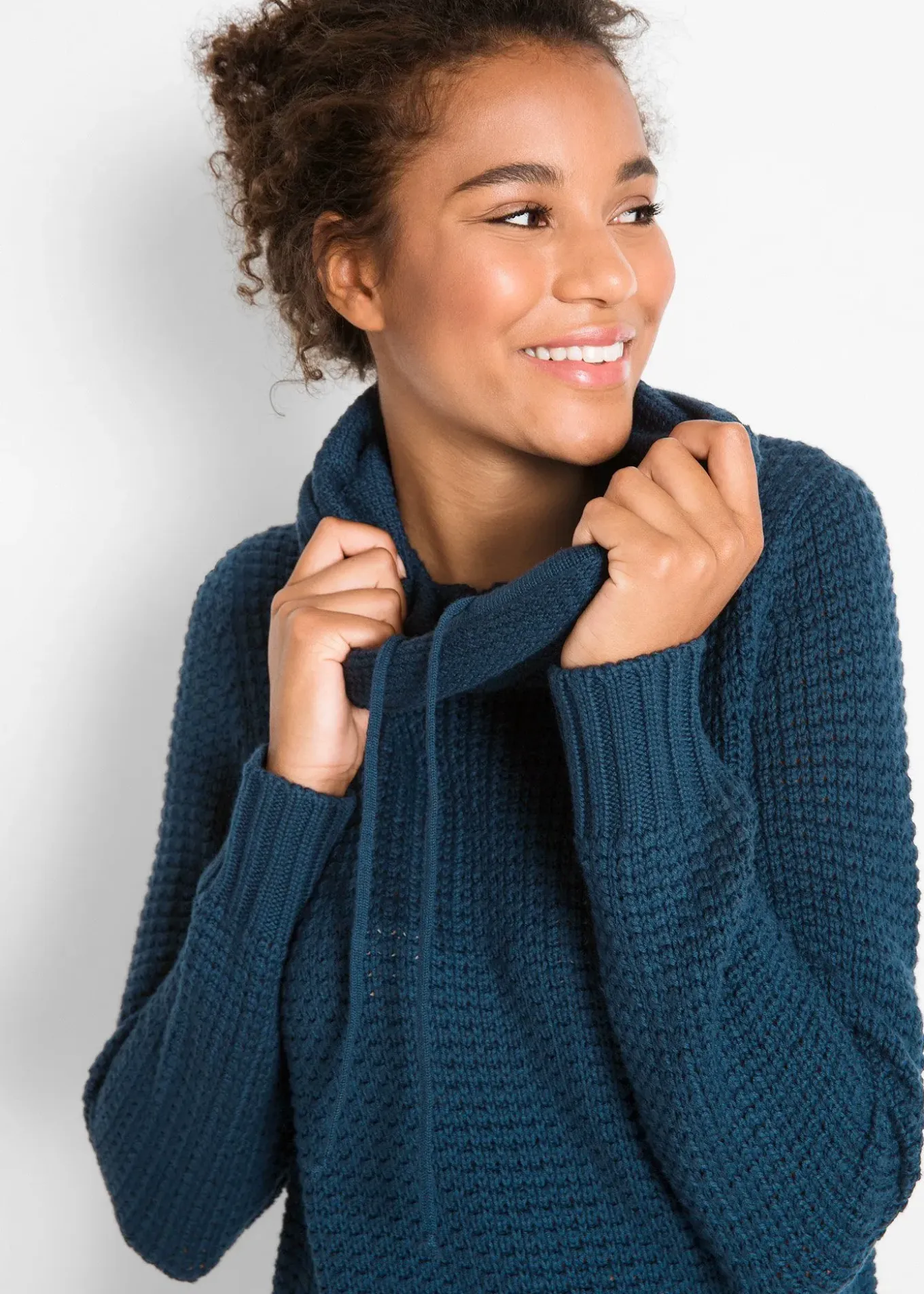 Pull à col roulé avec cordons