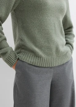 Pull à empiècement dentelle