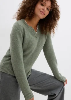 Pull à empiècement dentelle