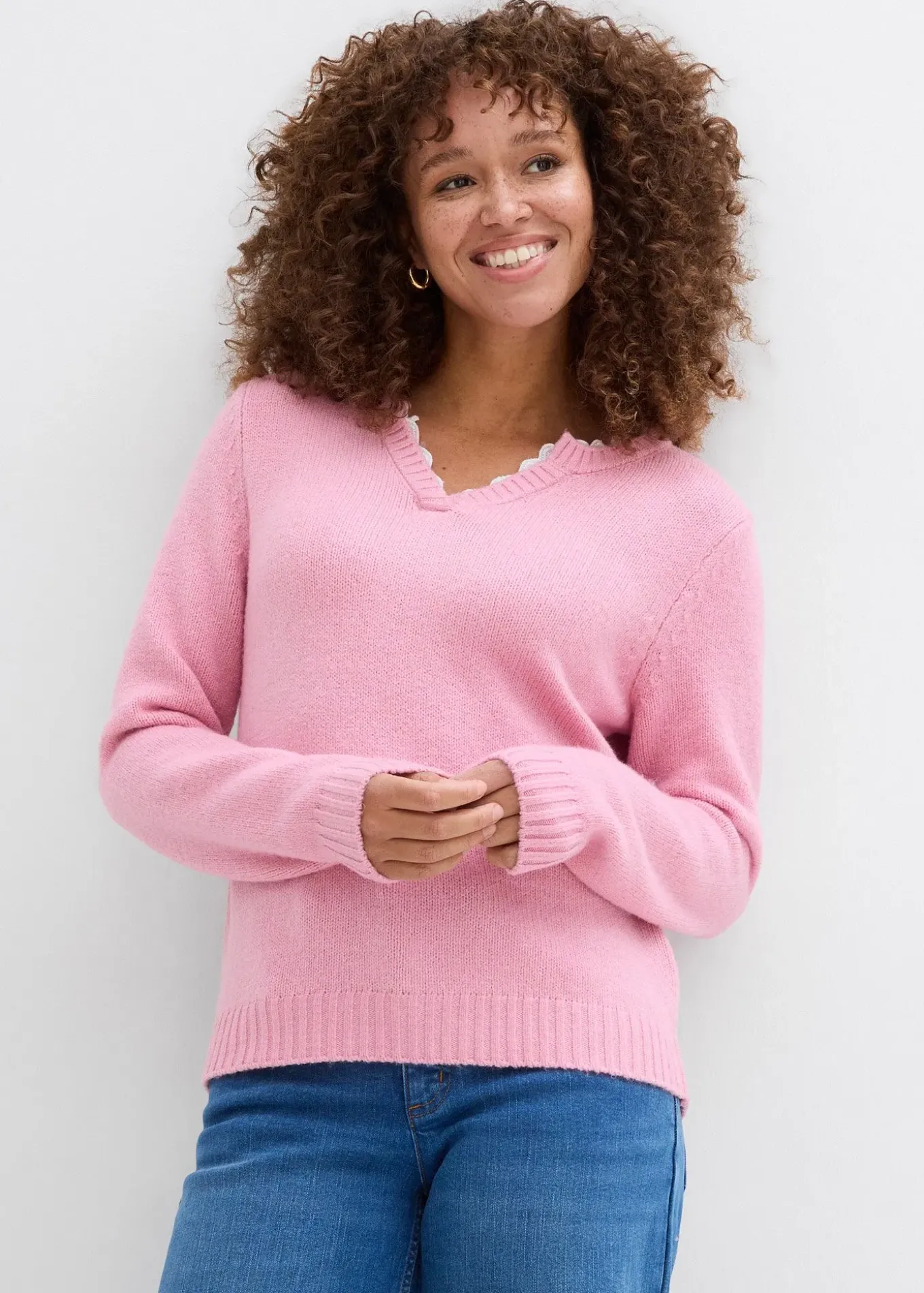 Pull à empiècement dentelle