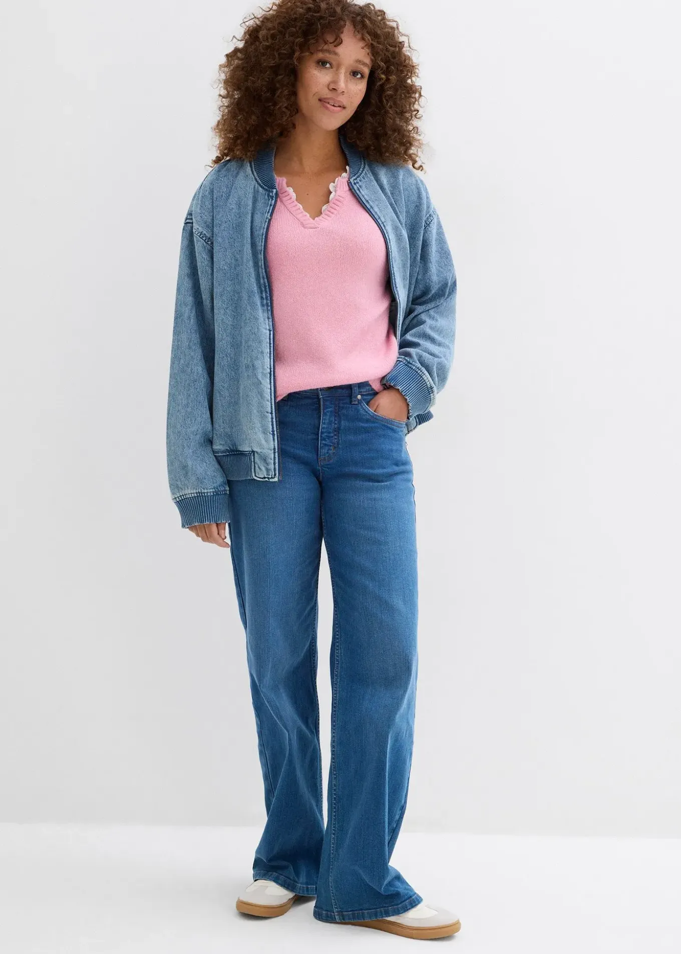 Pull à empiècement dentelle