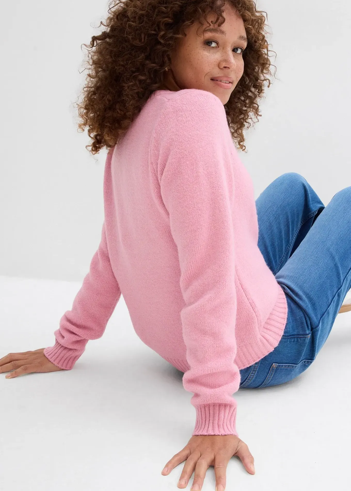 Pull à empiècement dentelle