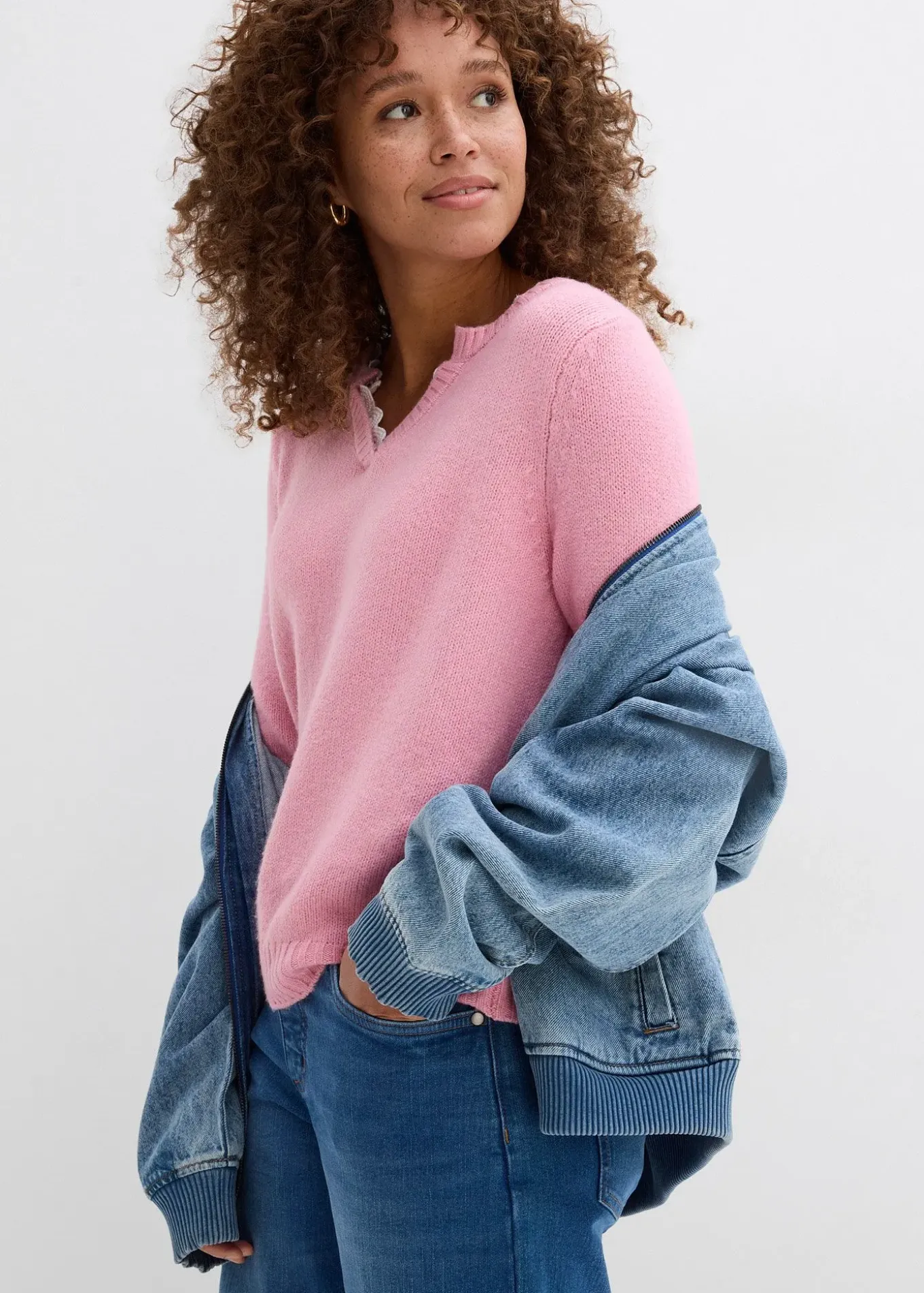 Pull à empiècement dentelle