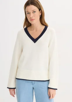 Pull à rayures contrastantes