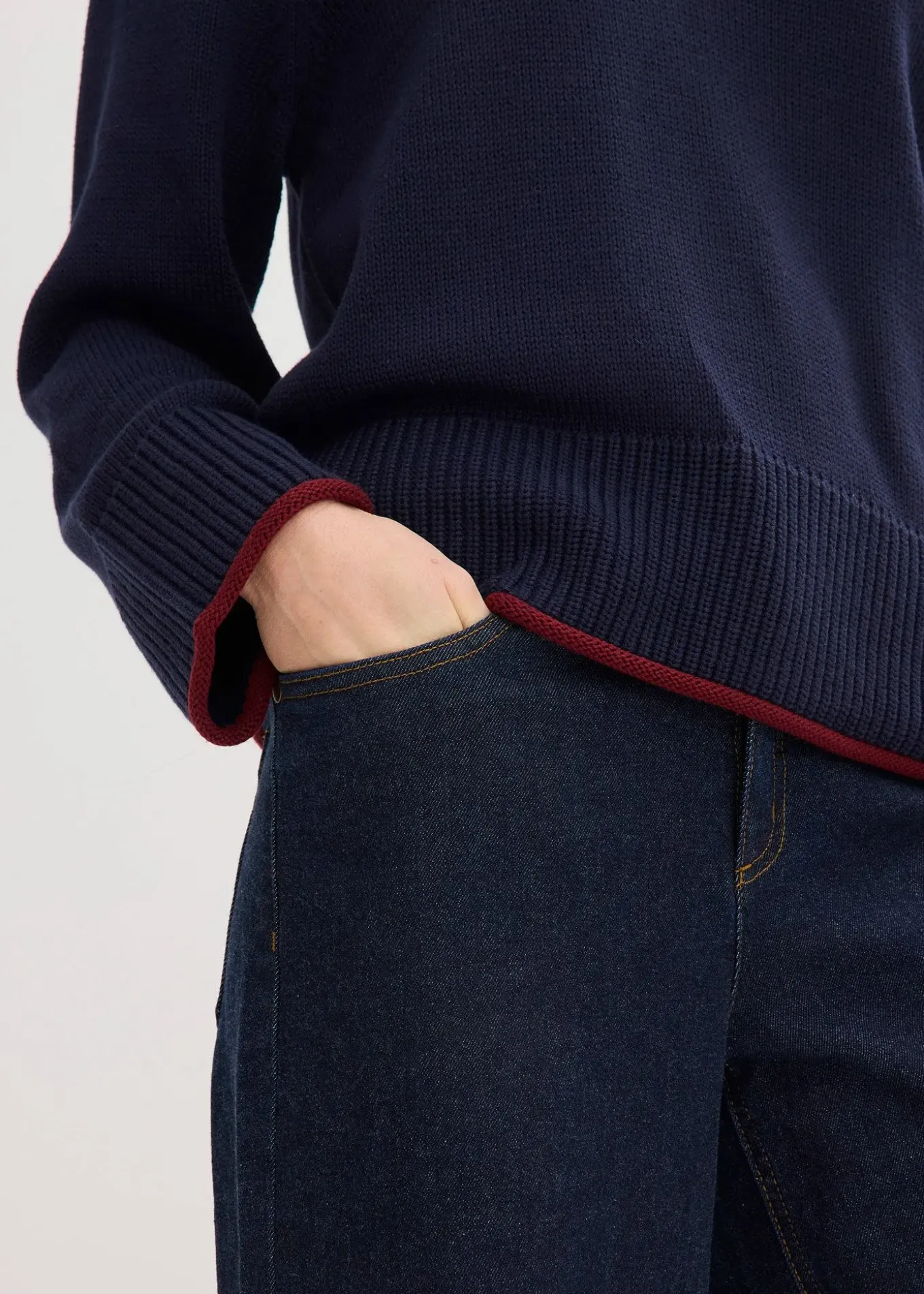 Pull à rayures contrastantes