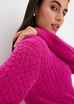 Pull ajouré avec fil peluche