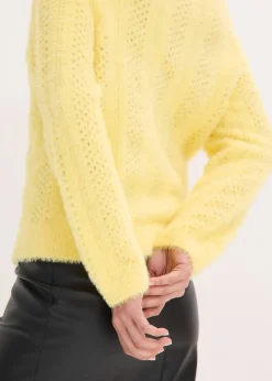 Pull ajouré en maille poilue