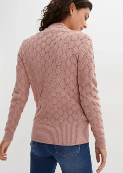 Pull ajouré style cache-cœur