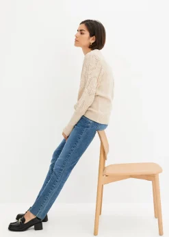 Pull aux manches ajourées