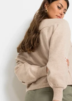 Pull avec détails boutons