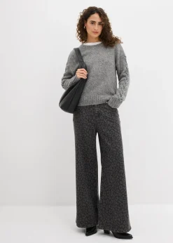 Pull boxy avec motif tressé sur les manches