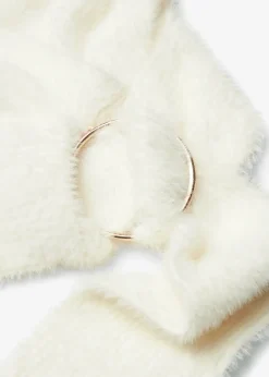 Pull cache-cœur avec accessoire