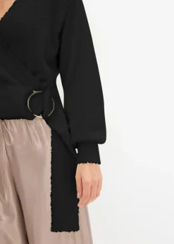 Pull cache-cœur avec accessoire