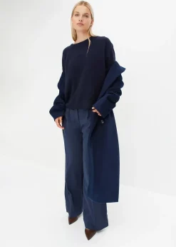 Pull col rond à épaules descendues