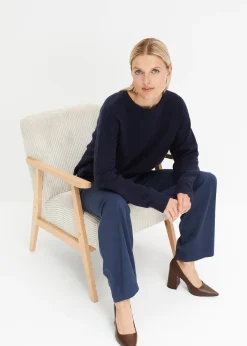 Pull col rond à épaules descendues