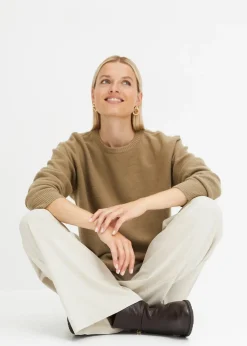 Pull col rond à épaules descendues