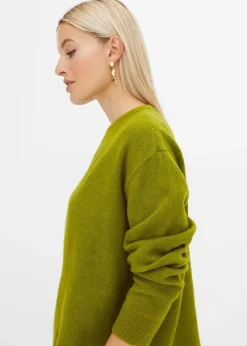 Pull col rond à épaules descendues