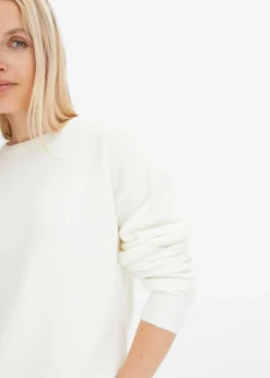 Pull col rond à épaules descendues