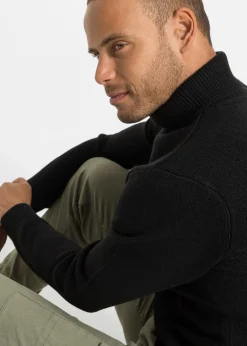 Pull col roulé à finitions côtelées