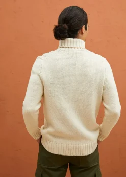 Pull col roulé en maille torsadée