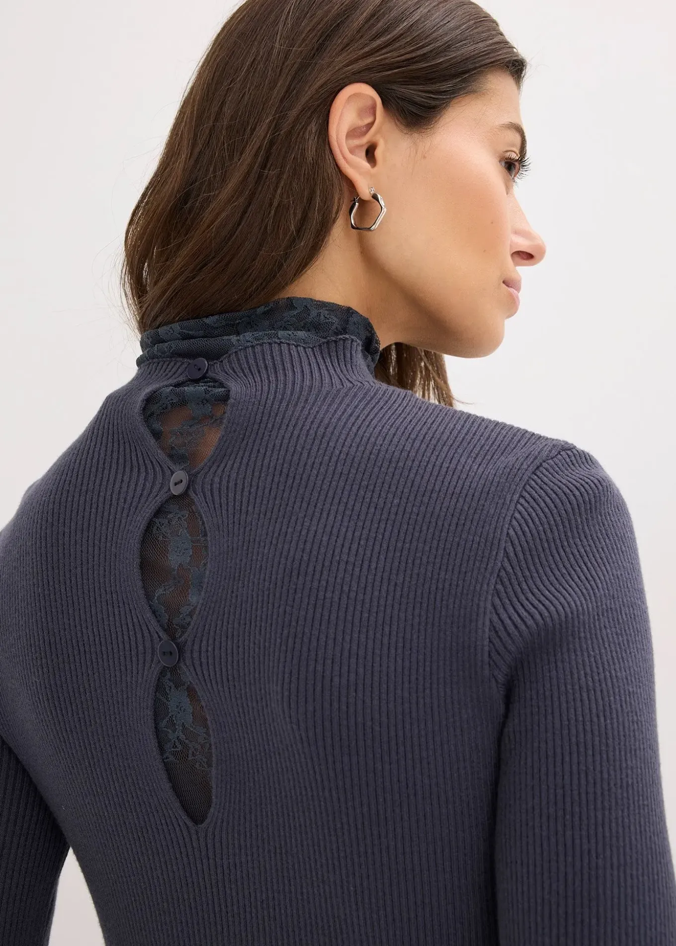 Pull côtelé en viscose mélangée fluide