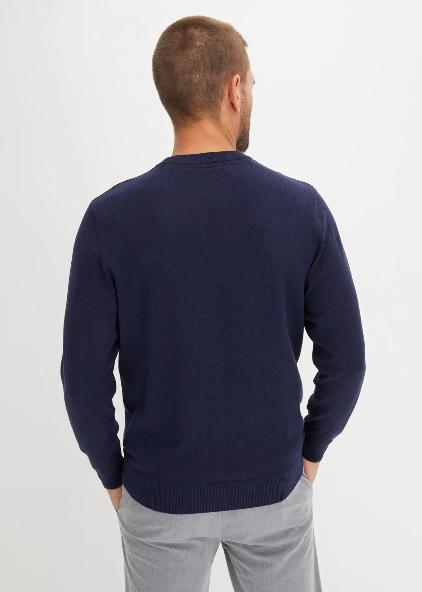 Pull doux en fine maille de coton majoritaire