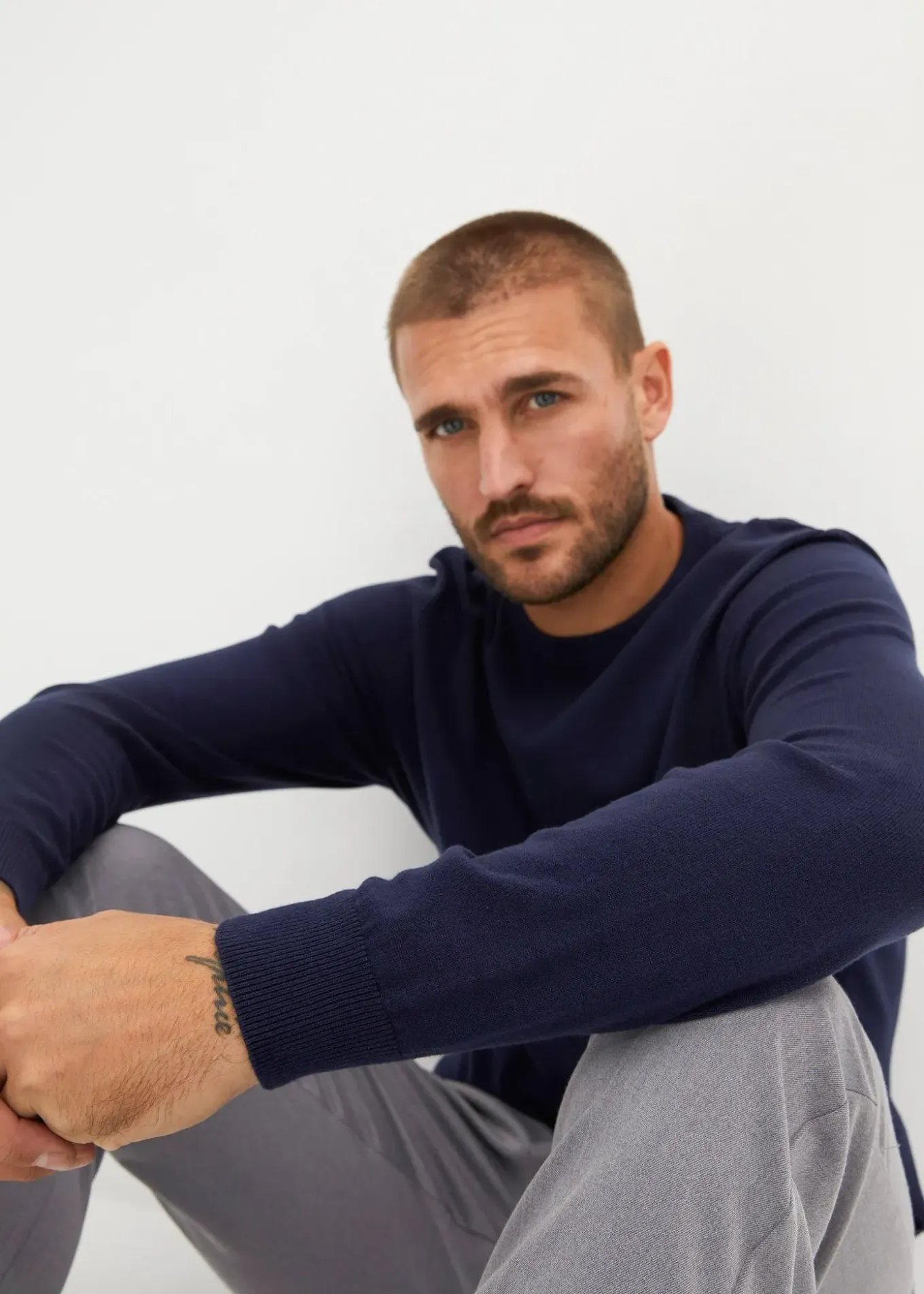 Pull doux en fine maille de coton majoritaire