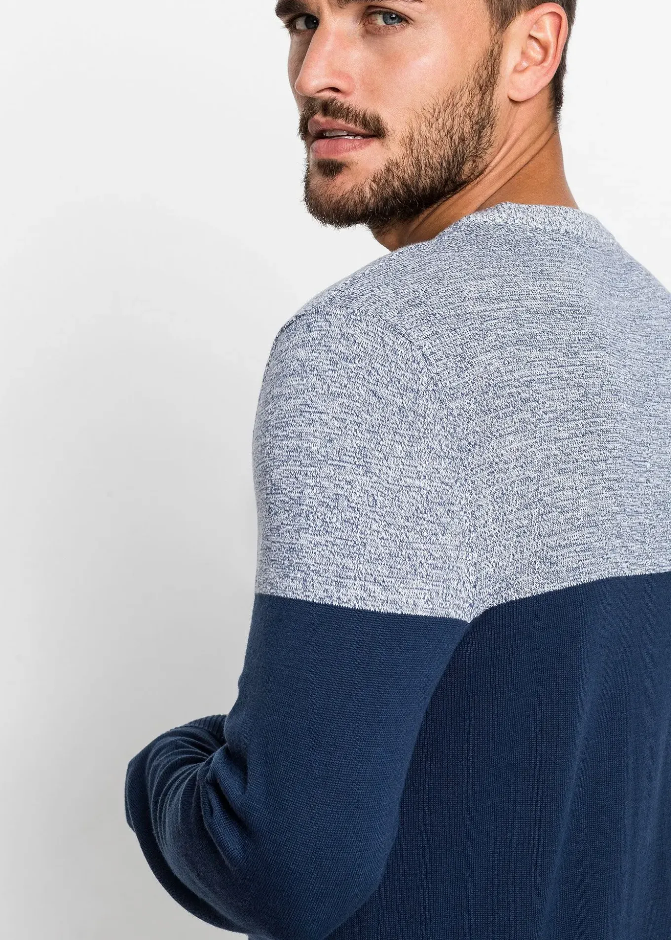 Pull en fine maille effet color block