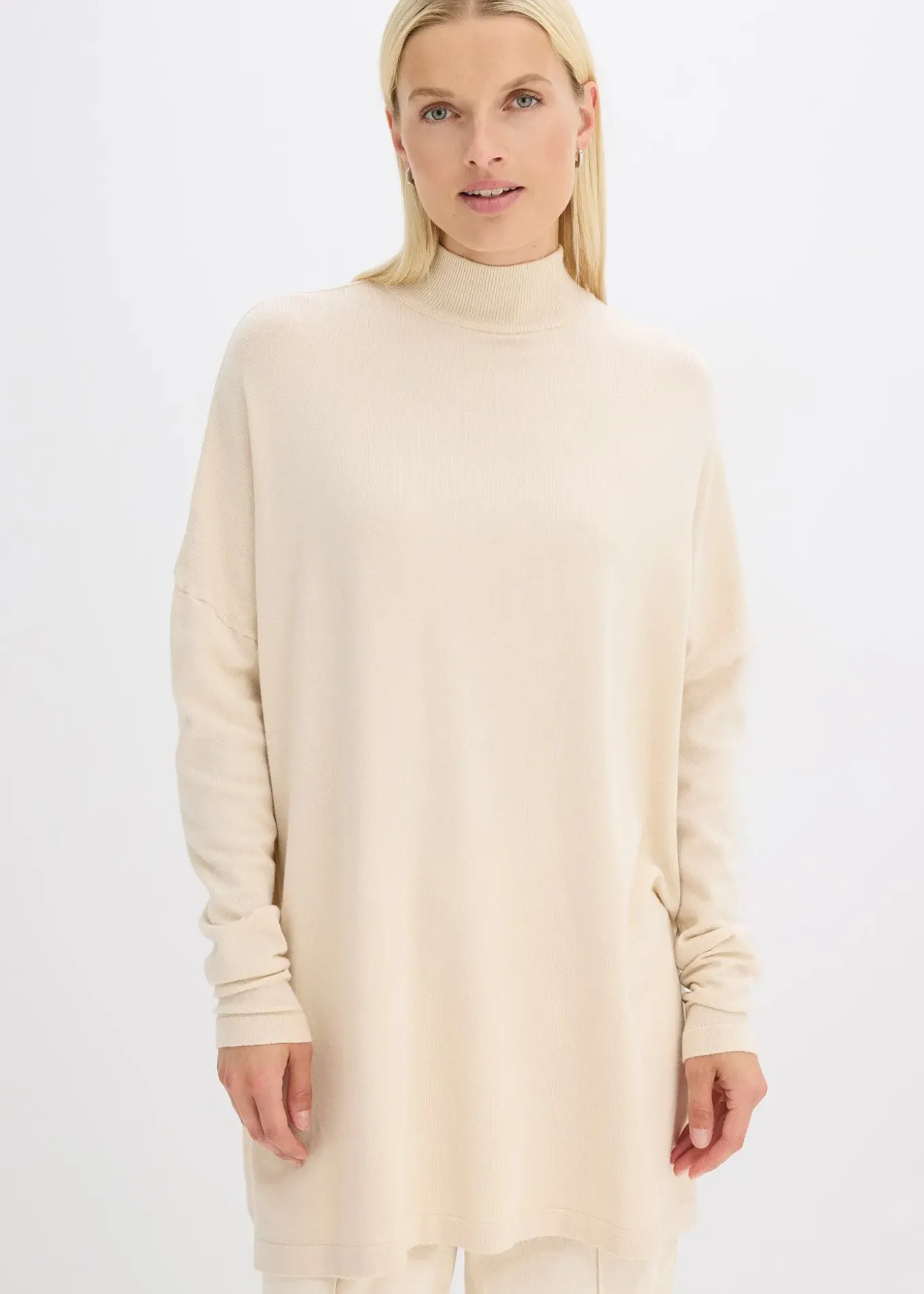 Pull forme cape en viscose mélangée