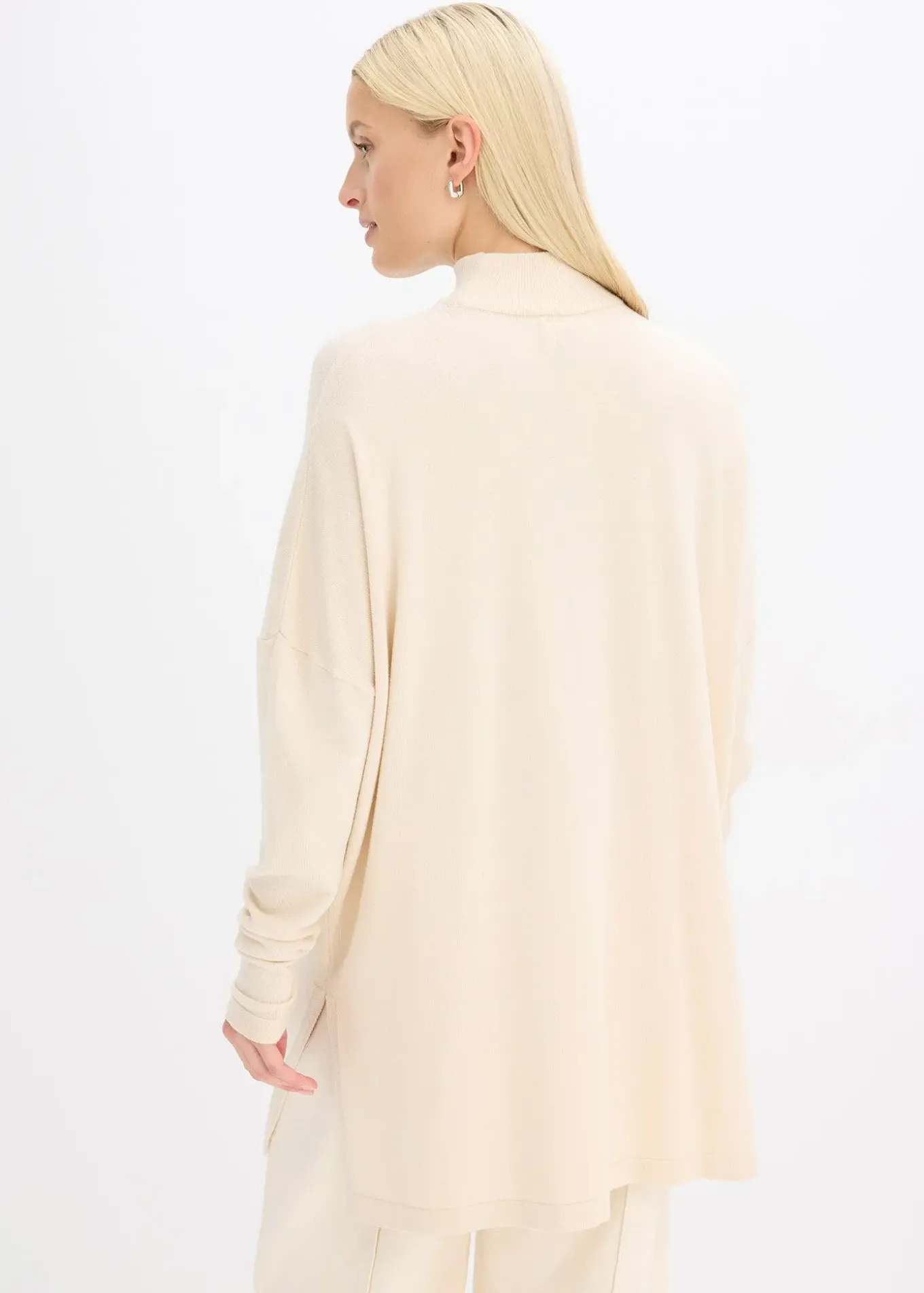 Pull forme cape en viscose mélangée