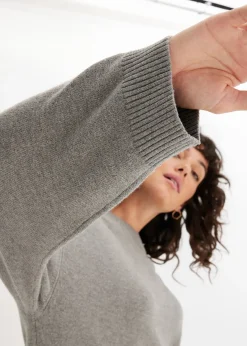 Pull long en fine maille fendu sur les côtés