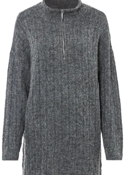 Pull long en maille torsadée