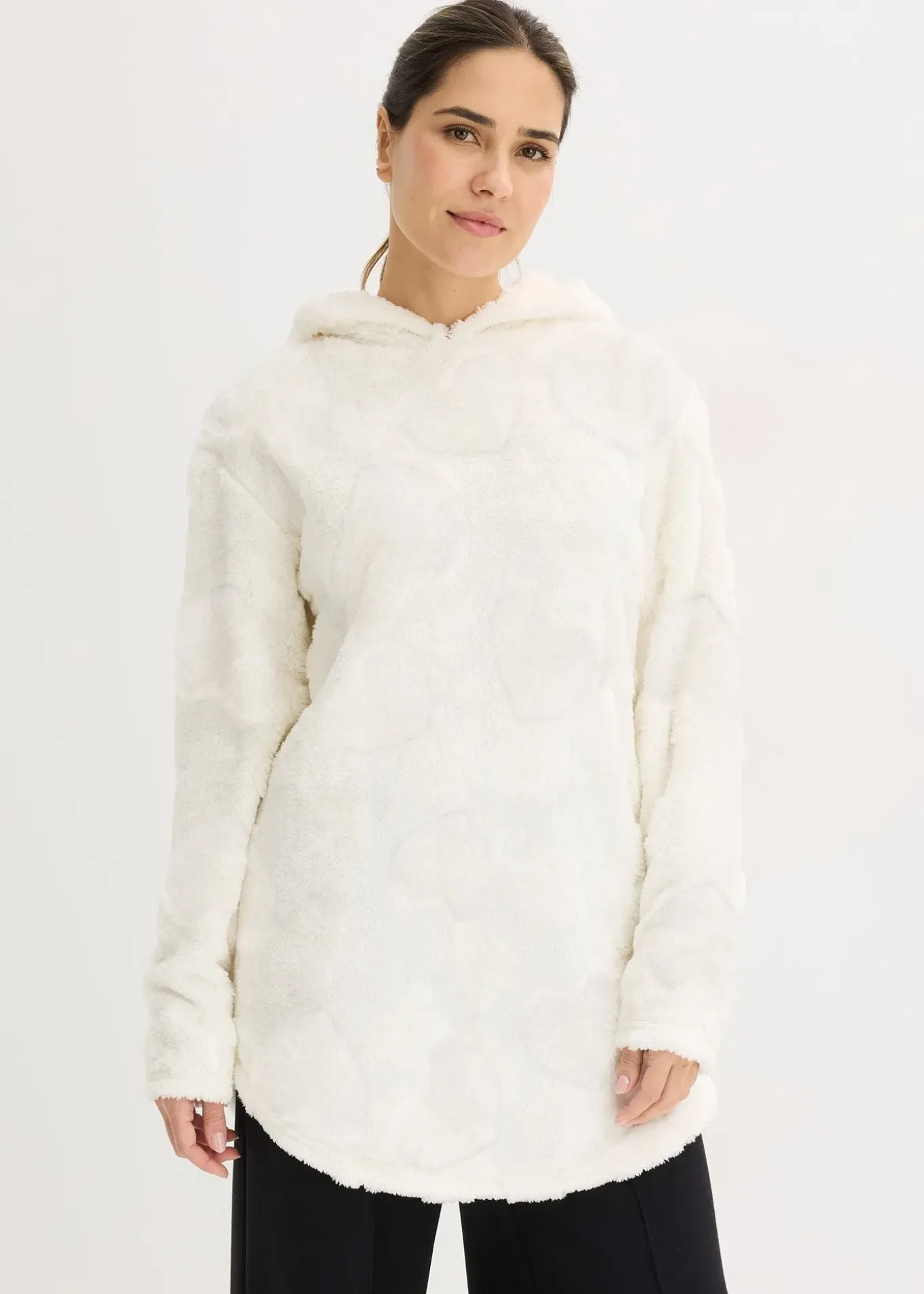 Pull long oversize à motif cœurs