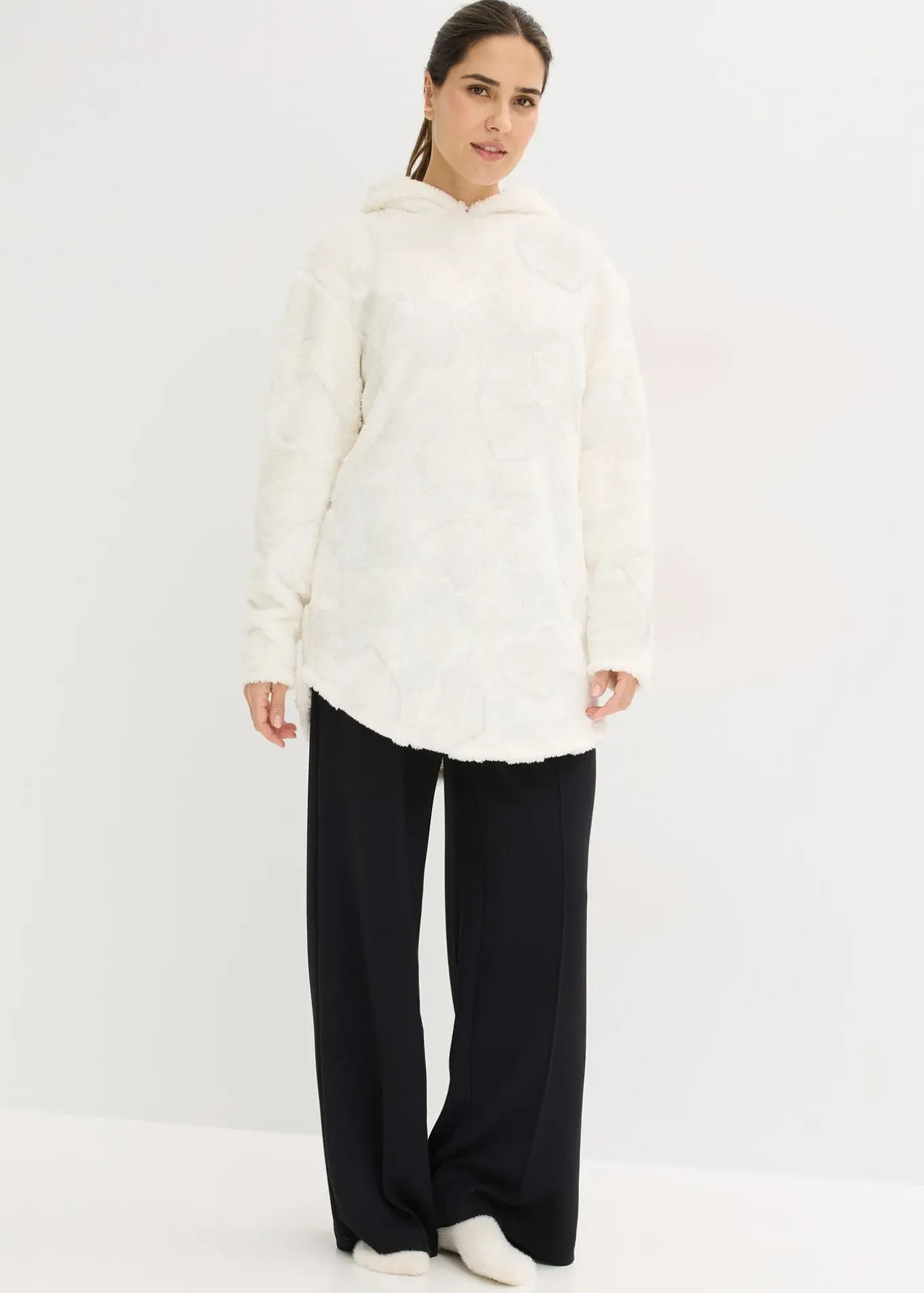 Pull long oversize à motif cœurs