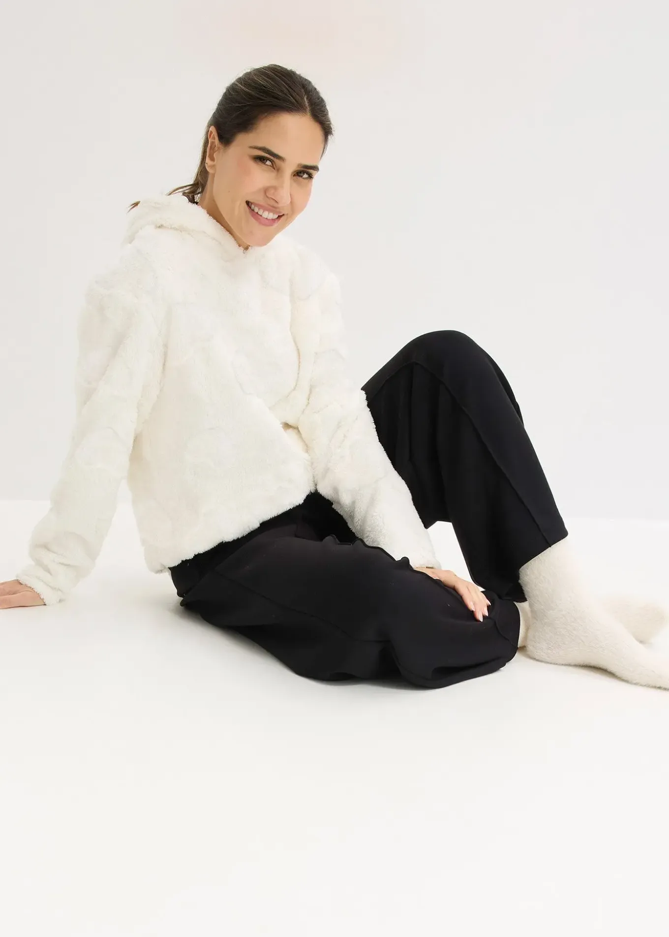 Pull long oversize à motif cœurs