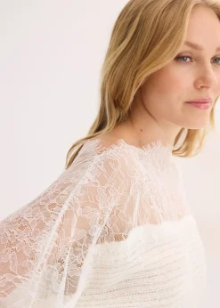 Pull épaules nues avec dentelle